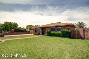 2304 E Heatherbrae Dr, Phoenix, AZ 85016 photo 2