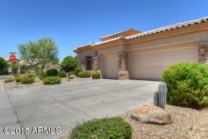 758 W Desert Ave, Gilbert, AZ 85233 photo 3