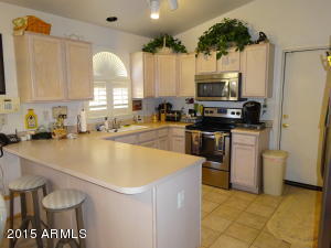 476 E Kyle Ct, Gilbert, AZ 85296 photo 3