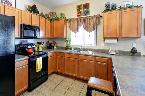 2705 E Schiliro Cir, Phoenix, AZ 85032 photo 9