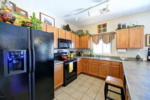 2705 E Schiliro Cir, Phoenix, AZ 85032 photo 8