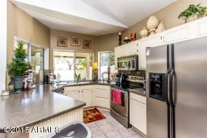 418 N Cobblestone St, Gilbert, AZ 85234 photo 4
