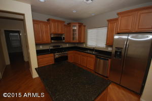 3940 E Branham Ln, Phoenix, AZ 85042 photo 9