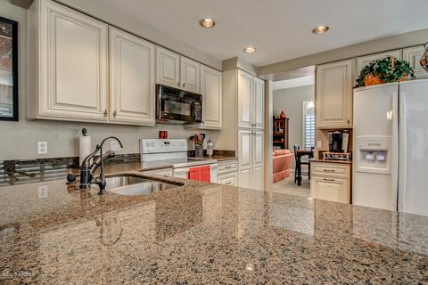 4645 E Summerhaven Dr, Phoenix, AZ 85044 photo 6