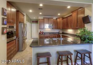 3923 E Cat Balue Dr, Phoenix, AZ 85050 photo 1