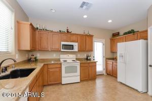 3869 E Santa Fe Ln, Gilbert, AZ 85297 photo 8