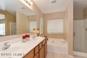 3869 E Santa Fe Ln, Gilbert, AZ 85297 photo 13