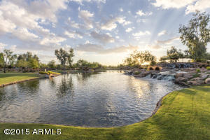 2462 E Carob Dr, Gilbert, AZ 85298 photo 2