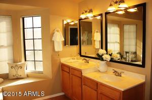 2241 E Huron Ct, Gilbert, AZ 85234 photo 7
