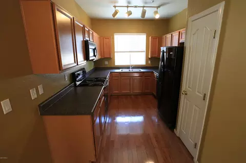 103 W Laurel Ct, Gilbert, AZ 85233 photo 12