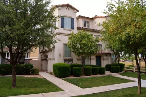 103 W Laurel Ct, Gilbert, AZ 85233 photo 1