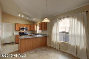 694 E Cathy Dr, Gilbert, AZ 85296 photo 2
