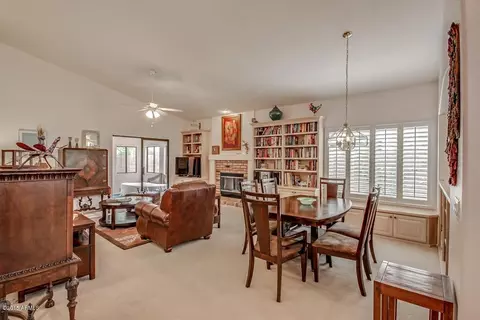 3909 E Taro Ln, Phoenix, AZ 85050 photo 3