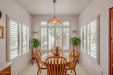 3909 E Taro Ln, Phoenix, AZ 85050 photo 9