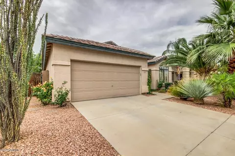 3909 E Taro Ln, Phoenix, AZ 85050 photo 2