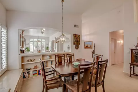 3909 E Taro Ln, Phoenix, AZ 85050 photo 4
