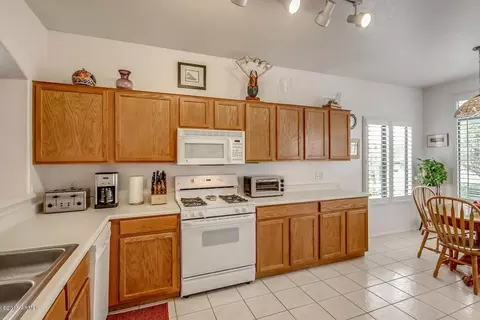 3909 E Taro Ln, Phoenix, AZ 85050 photo 8