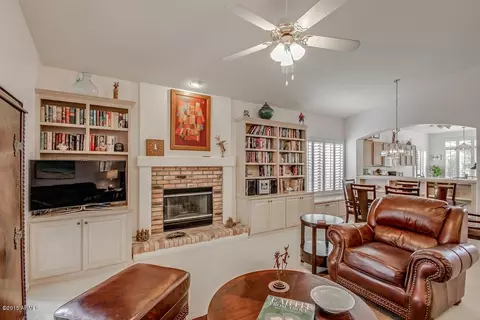 3909 E Taro Ln, Phoenix, AZ 85050 photo 5