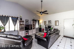 654 S Sahuaro Dr, Gilbert, AZ 85233 photo 4
