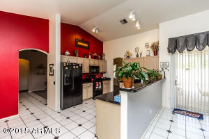 654 S Sahuaro Dr, Gilbert, AZ 85233 photo 11