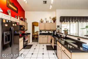 654 S Sahuaro Dr, Gilbert, AZ 85233 photo 8