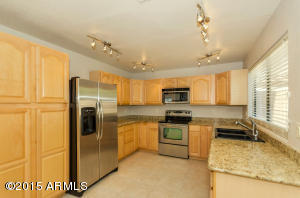 1718 E Aspen Way, Gilbert, AZ 85234 photo 5