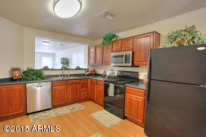 695 S Roca St, Gilbert, AZ 85296 photo 3