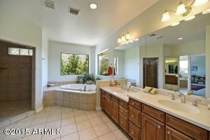 5002 E Arcadia Ln, Phoenix, AZ 85018 photo 10