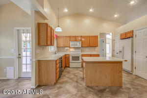 901 Encinas Ave, Gilbert, AZ 85234 photo 2