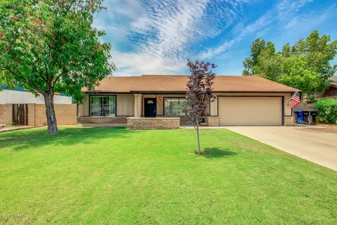 240 E Melody Dr, Gilbert, AZ 85234 photo 2