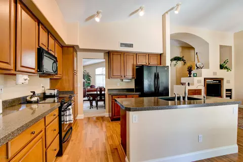 2553 E Silverwood Dr, Phoenix, AZ 85048 photo 4