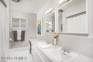 136 E Ocotillo Rd, Phoenix, AZ 85012 photo 11