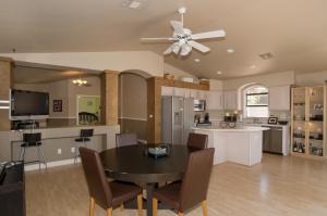 3315 E Blackhawk Dr, Phoenix, AZ 85050 photo 4