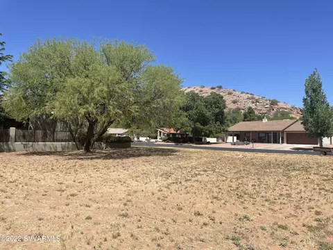 10255 E Oak Creek Valley Dr, Cornville, AZ 86325
