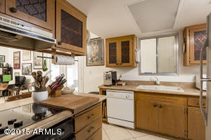 3708 E Laurel Ln, Phoenix, AZ 85028 photo 9