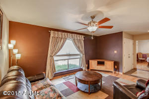 2467 W Winchcomb Dr, Phoenix, AZ 85023 photo 3