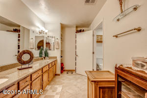 2467 W Winchcomb Dr, Phoenix, AZ 85023 photo 7