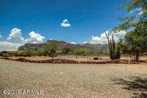 6255 E 20th Ave, Apache Junction, AZ 85119 photo 2