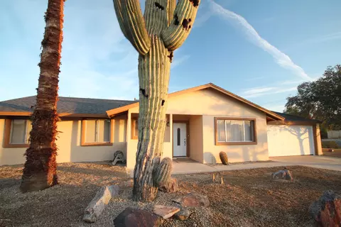3948 E Mercer Ln, Phoenix, AZ 85028 photo 4