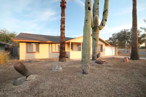 3948 E Mercer Ln, Phoenix, AZ 85028 photo 2