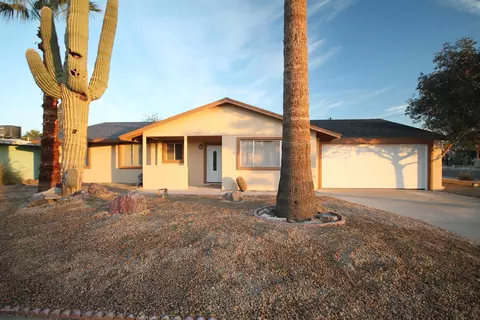 3948 E Mercer Ln, Phoenix, AZ 85028 photo 5