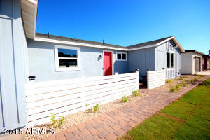 914 E Berridge Ln, Phoenix, AZ 85014 photo 3