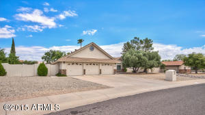 2908 E Winchcomb Dr, Phoenix, AZ 85032 photo 1