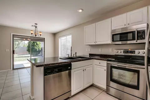 10847 E Clovis Ave, Mesa, AZ 85208 photo 2