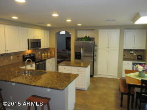 1079 E Windsor Dr, Gilbert, AZ 85296 photo 2