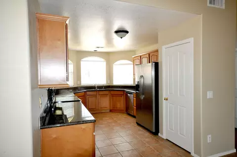 7335 E Lindner Cir, Mesa, AZ 85209 photo 2