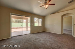6914 S 38th Ln, Phoenix, AZ 85041 photo 4