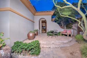 3943 E Crest Ln, Phoenix, AZ 85050 photo 5