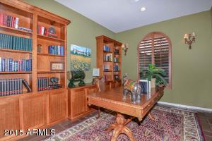 3943 E Crest Ln, Phoenix, AZ 85050 photo 35