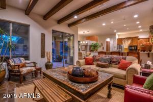 3943 E Crest Ln, Phoenix, AZ 85050 photo 17